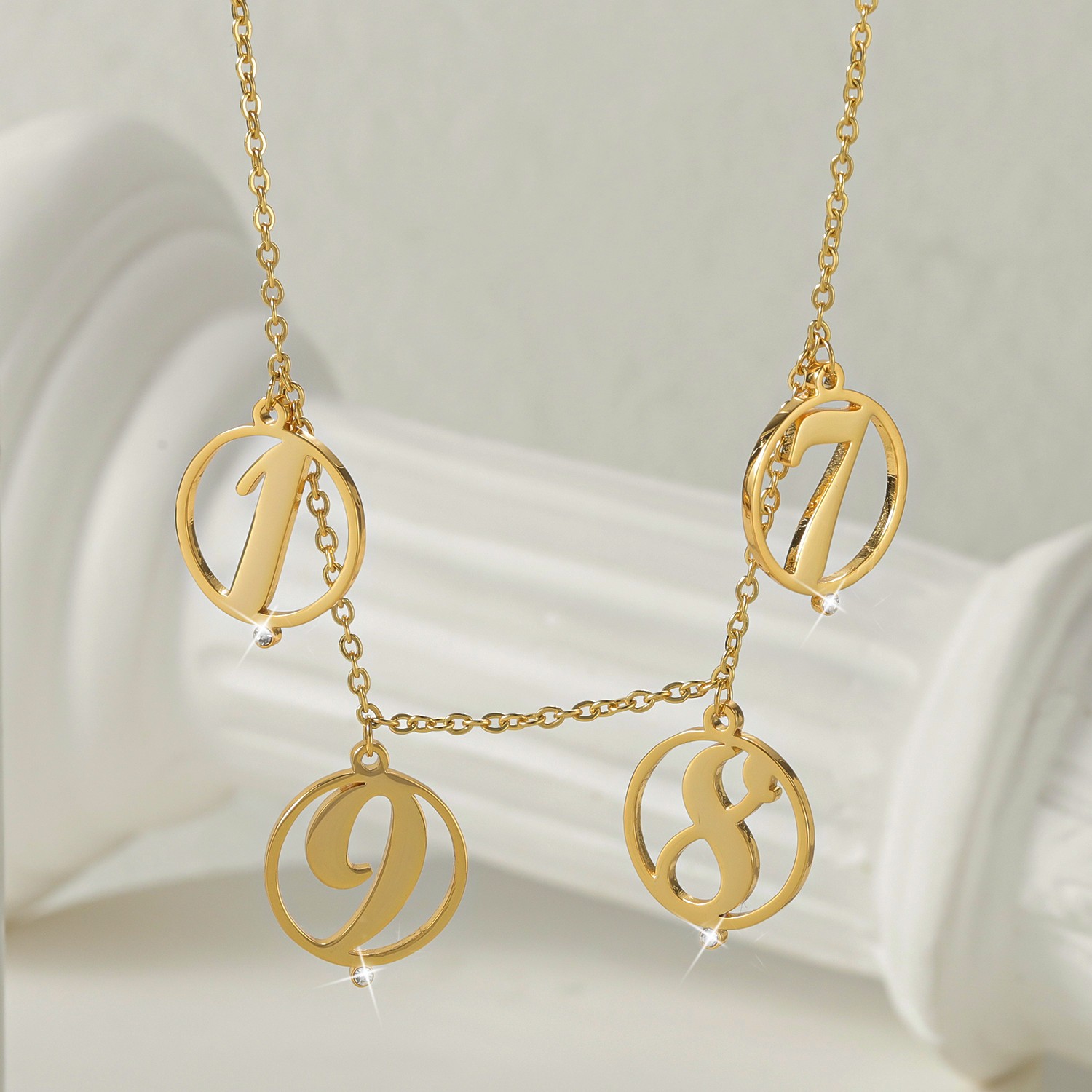 Initial Letter Necklace 18K Gold - Ожерелье Halo с несколькими первоначальными бриллиантами