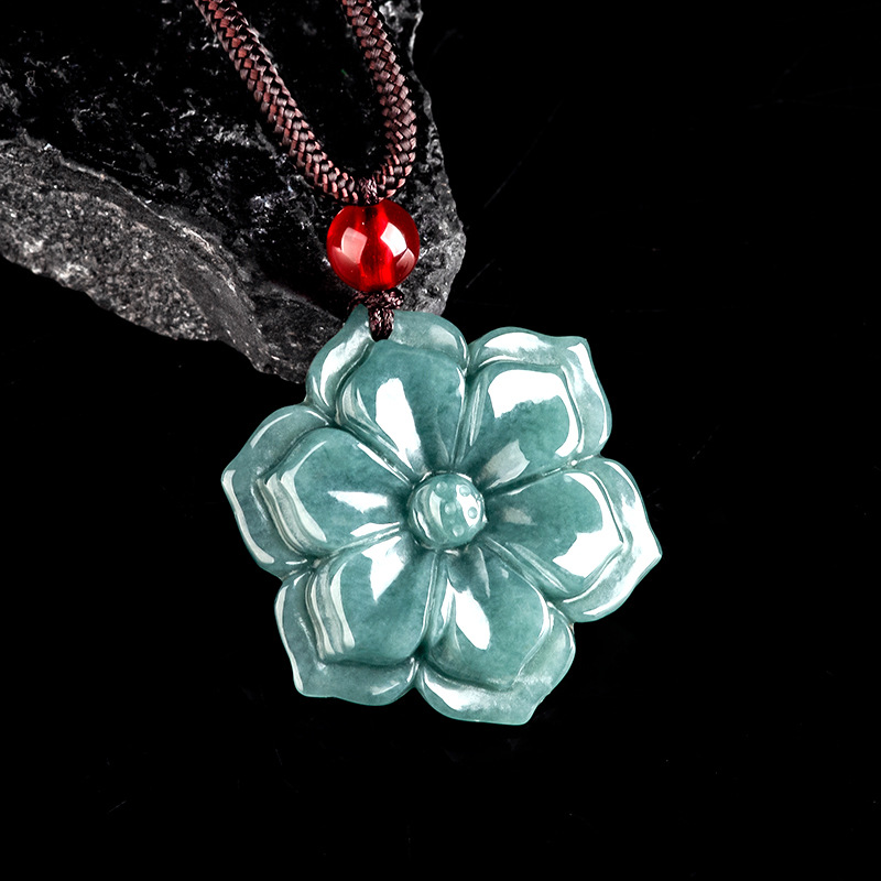 Necklaces - Кулон-цветок из бирманского жадеита: модный аксессуар,
