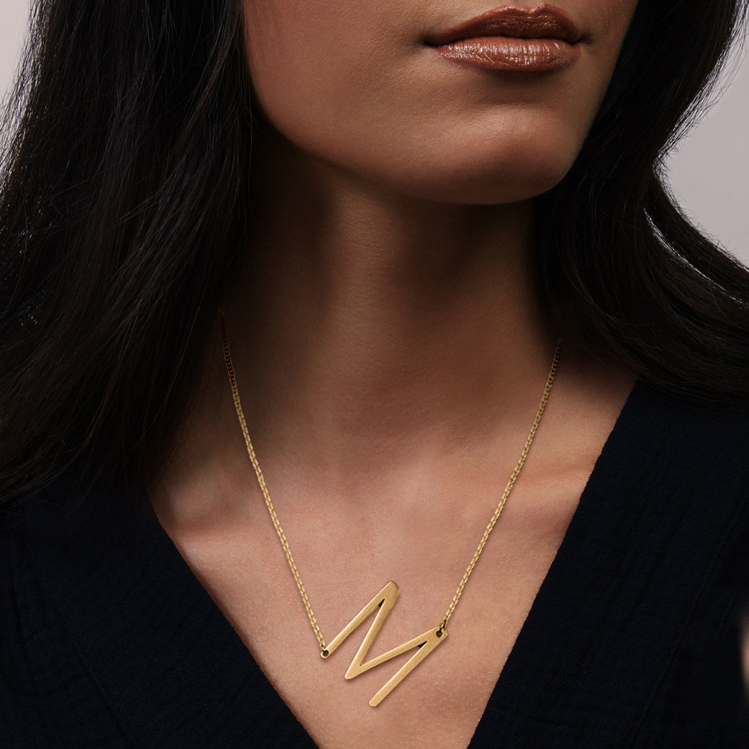 Initial Letter Necklace 18K Gold - Оригинальное ожерелье из нержавеющей стали 18