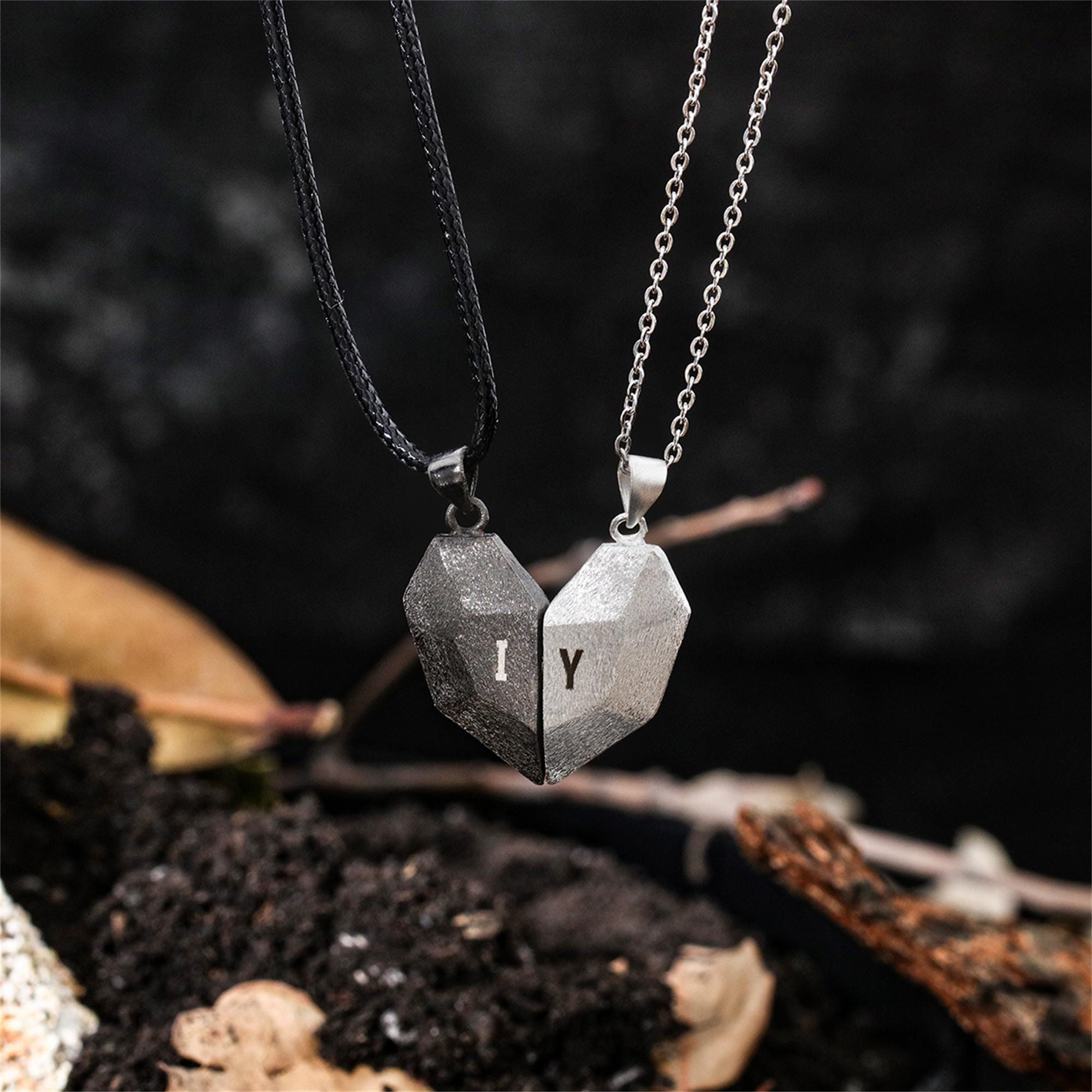 Magnetic Couple Matching Necklaces - Набор магнитных кулонов в форме сердца