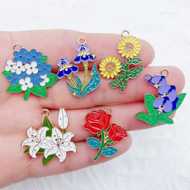 Earrings - 10 шт. аксессуаров для рукоделия: цветочные
