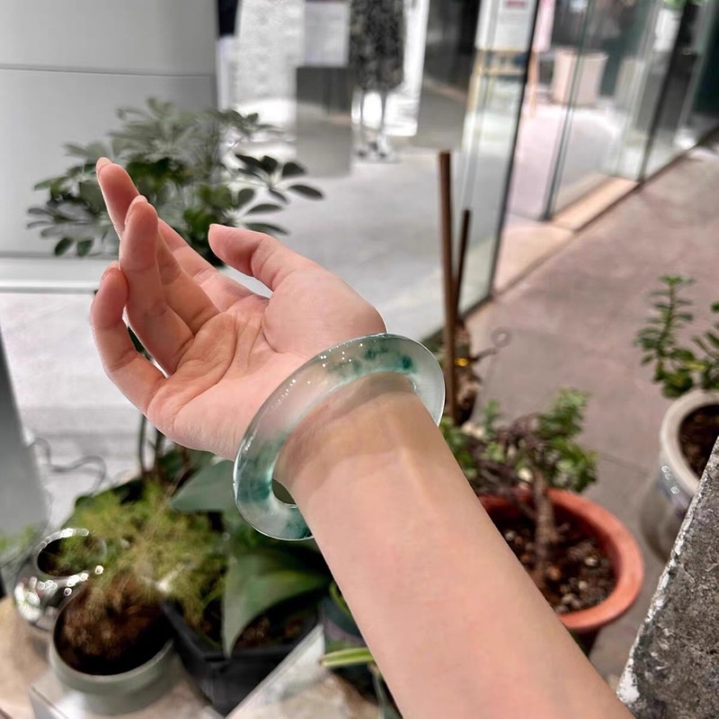 Высококачественная альтернатив – обзор и цена Bracelets