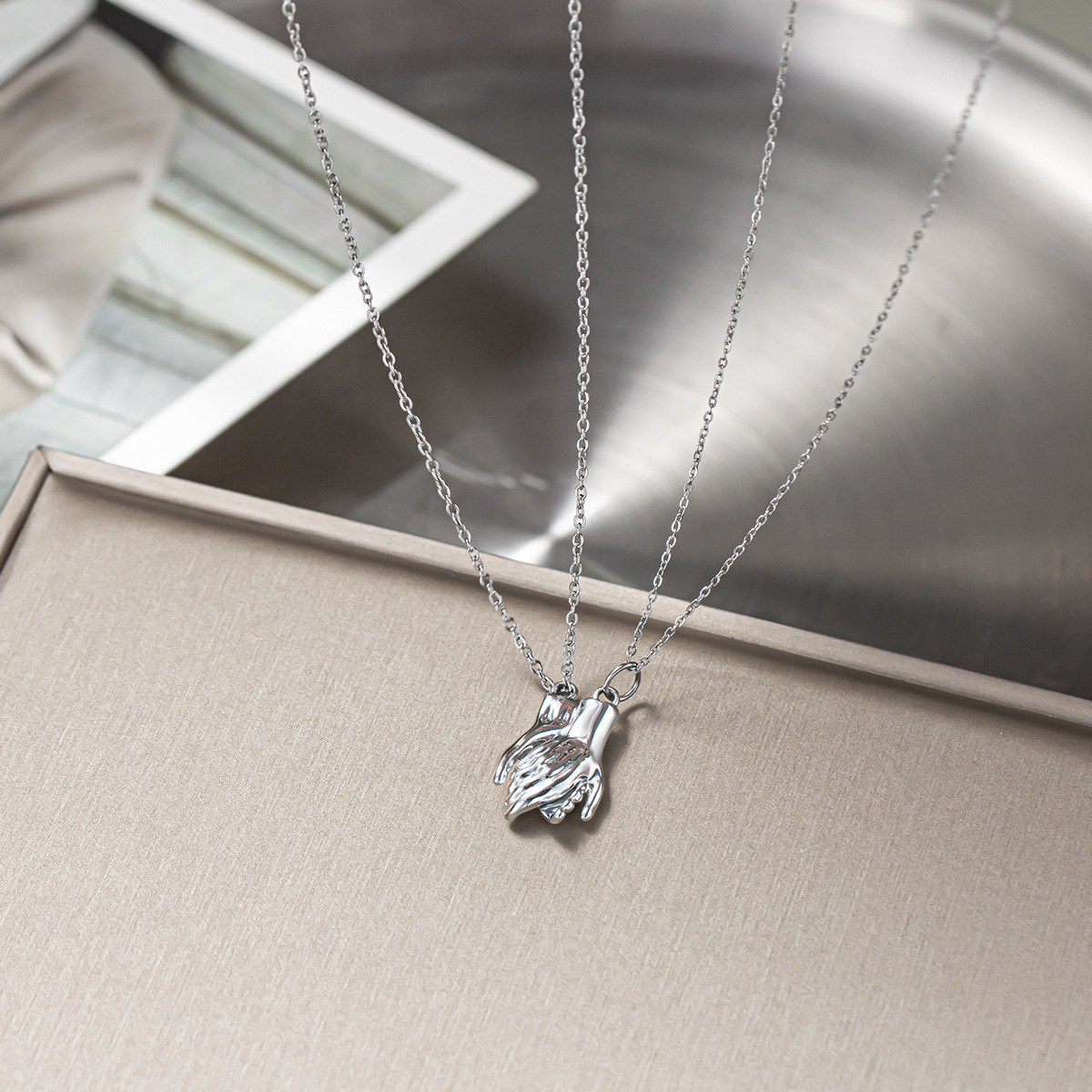 Набор из 2-х парных серебристы – обзор и цена Magnetic Couple Matching Necklaces