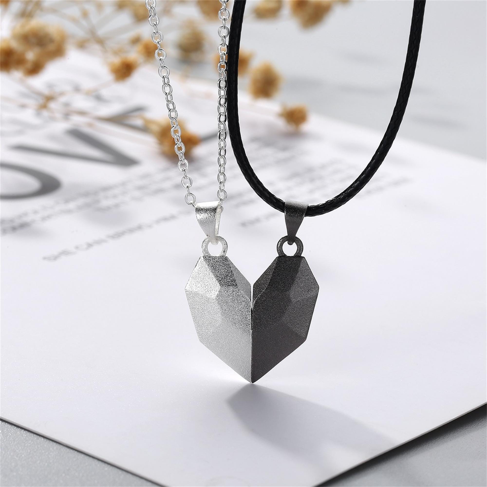 Набор магнитных кулонов в форм – обзор и цена Magnetic Couple Matching Necklaces