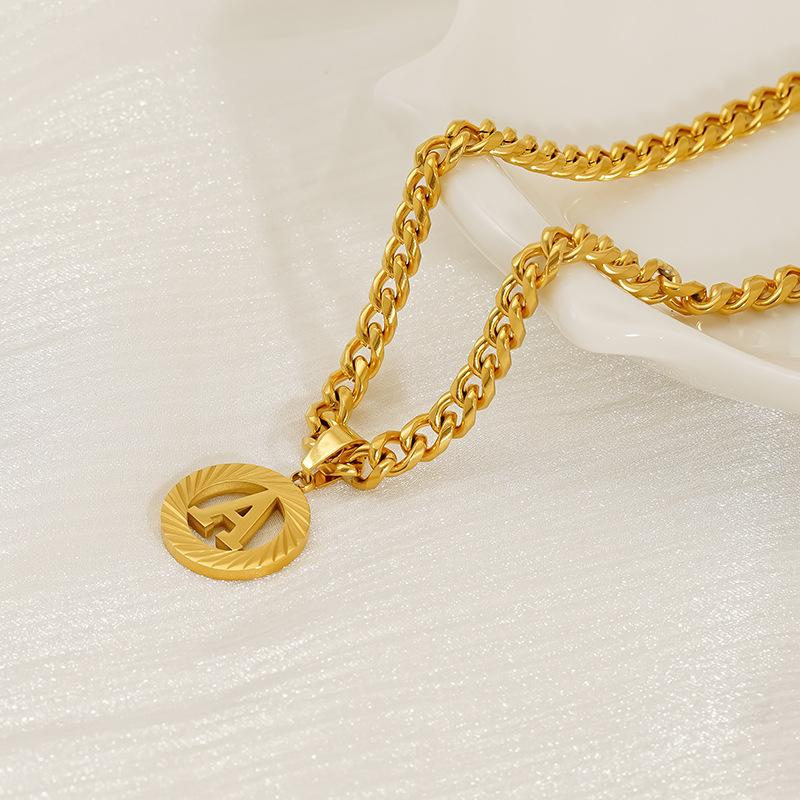 Кубинская цепочка из нержавеющ – обзор и цена Initial Letter Necklace 18K Gold