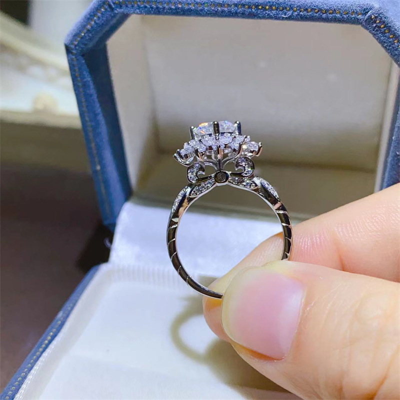 Роскошное кольцо из белого зол – обзор и цена Moissanite Engagement Ring 1 Carat