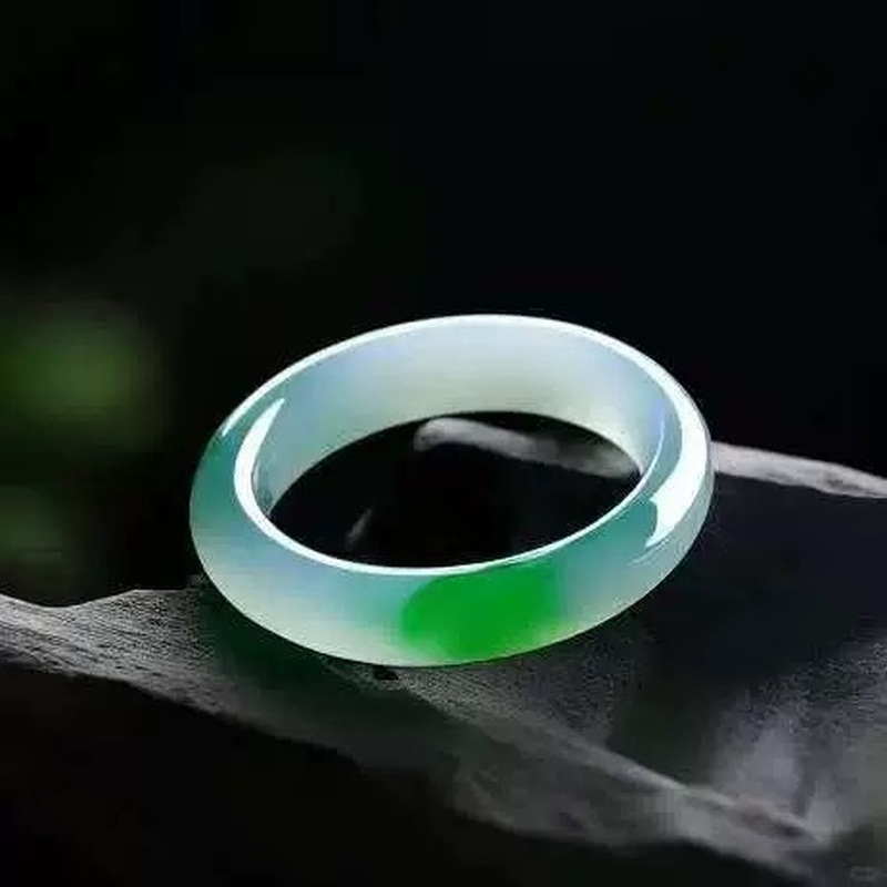 Браслет из мьянманского жадеит – обзор и цена Bracelets