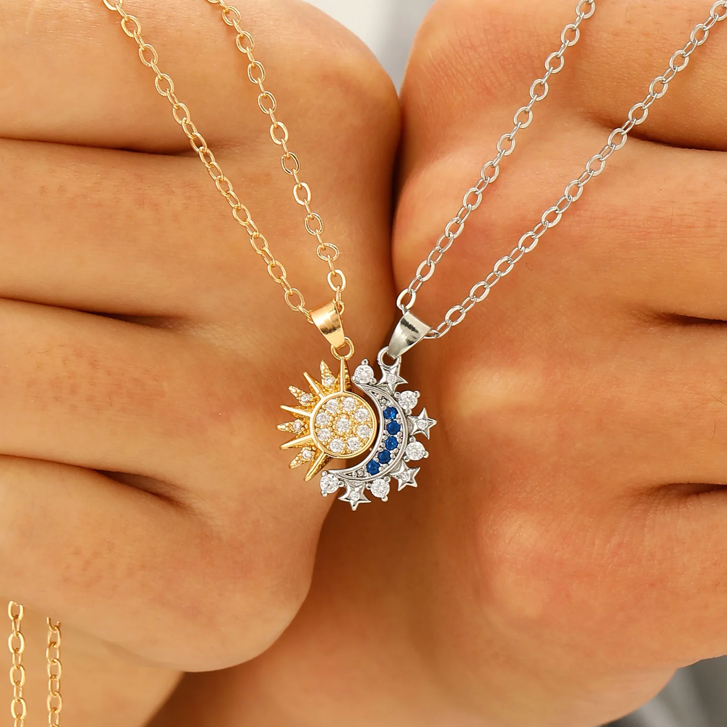 Модное блестящее ожерелье со с – обзор и цена Magnetic Couple Matching Necklaces