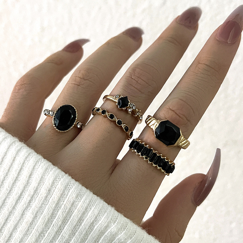Ретро комплект колец с черным  – обзор и цена Vintage Punk Knuckle Rings Set