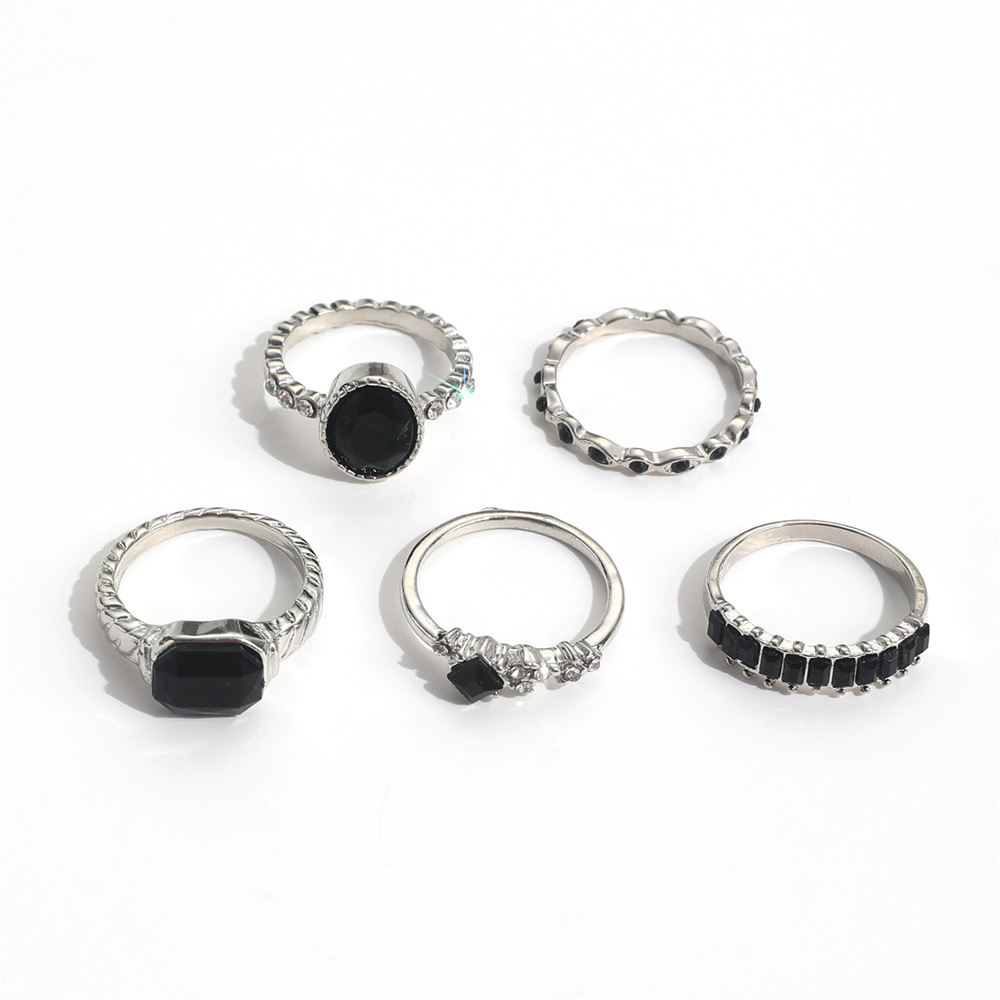 Ретро комплект колец с черным  – обзор и цена Vintage Punk Knuckle Rings Set