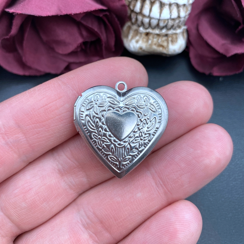 2 шт., коробка в форме сердца  – обзор и цена Heart Locket Necklace Photo