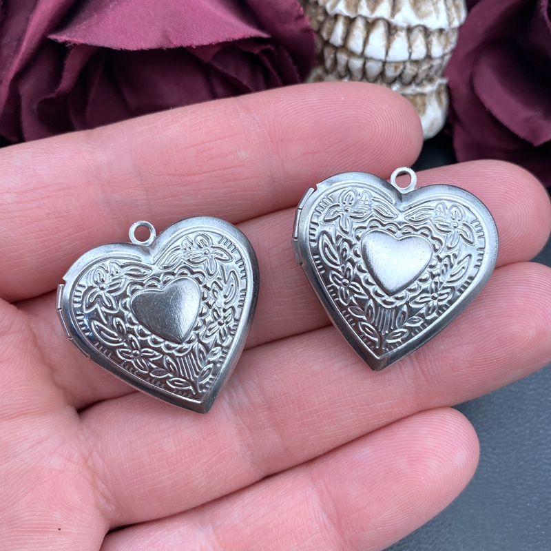 2 шт., коробка в форме сердца  – обзор и цена Heart Locket Necklace Photo